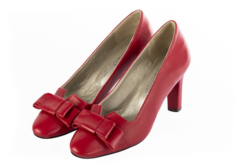 French elegance and refinement for these cardinal red dress pumps, with a knot on the front, 
                available in many subtle leather and colour combinations. With its original cutout, this pretty fitted pump
will render you great services, combining comfort and distinction. 
                Matching clutches for parties, ceremonies and weddings.   
                You can customize these shoes to perfectly match your tastes or needs, and have a unique model.  
                Choice of leathers, colours, knots and heels. 
                Wide range of materials and shades carefully chosen.  
                Rich collection of flat, low, mid and high heels.  
                Small and large shoe sizes - Florence KOOIJMAN